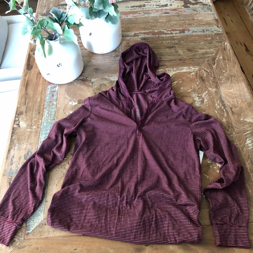 Howe Long Sleeve Hooded Tee